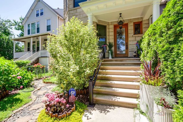4448 N Tripp Avenue, Chicago, IL 60630