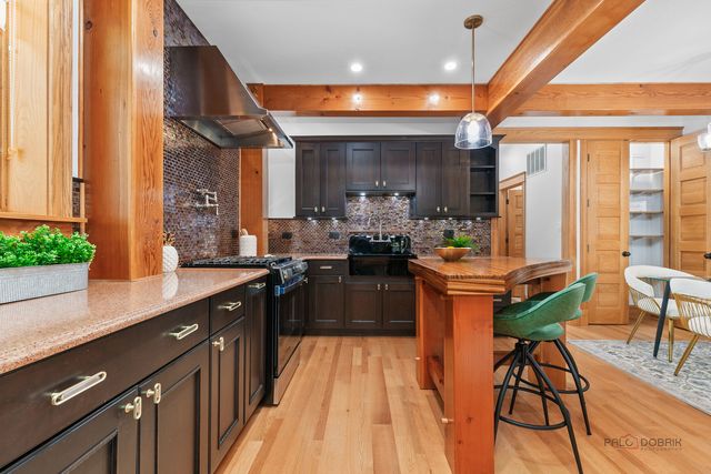 4448 N Tripp Avenue, Chicago, IL 60630