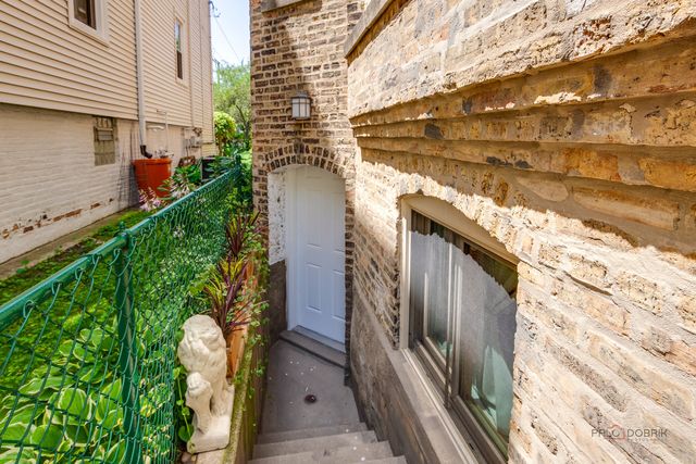 4448 N Tripp Avenue, Chicago, IL 60630
