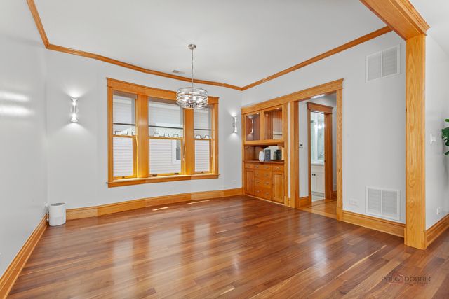 4448 N Tripp Avenue, Chicago, IL 60630