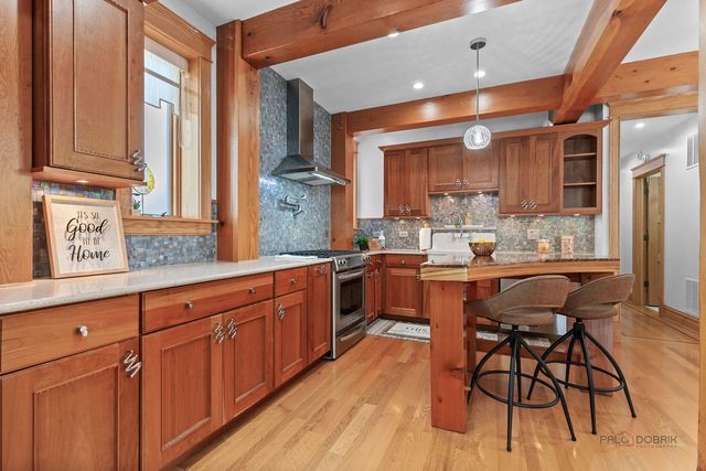4448 N Tripp Avenue, Chicago, IL 60630