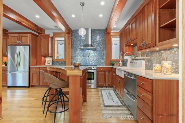 4448 N Tripp Avenue, Chicago, IL 60630