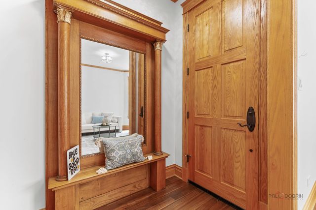 4448 N Tripp Avenue, Chicago, IL 60630