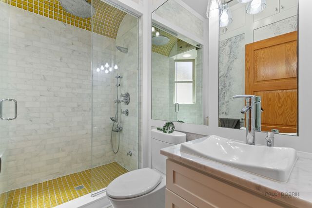 4448 N Tripp Avenue, Chicago, IL 60630