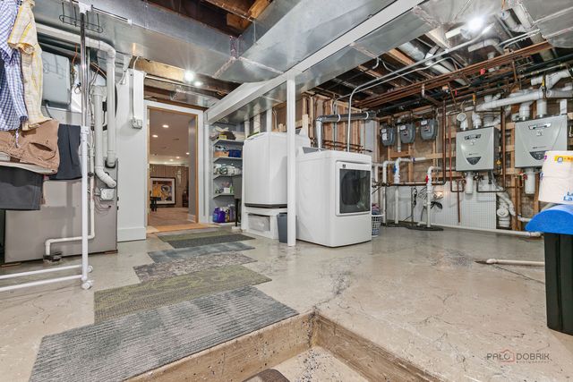 4448 N Tripp Avenue, Chicago, IL 60630
