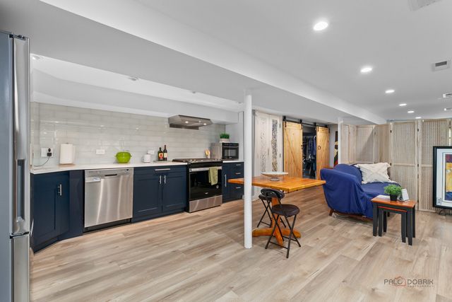 4448 N Tripp Avenue, Chicago, IL 60630