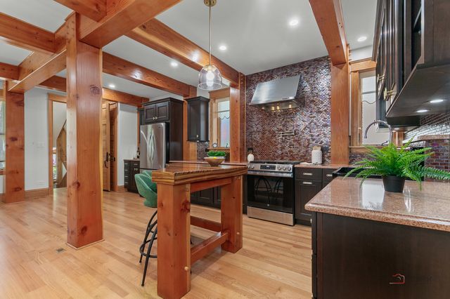 4448 N Tripp Avenue, Chicago, IL 60630