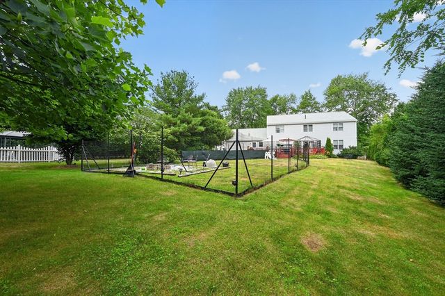 16 Hill St, Shrewsbury, MA 01545