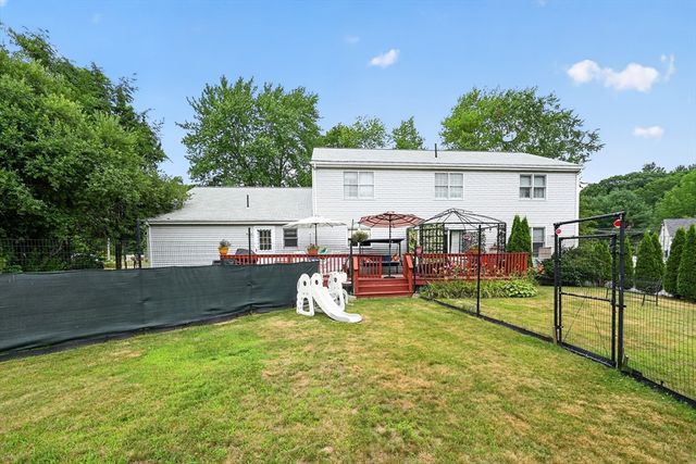 16 Hill St, Shrewsbury, MA 01545