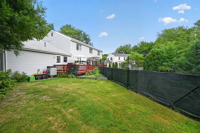 16 Hill St, Shrewsbury, MA 01545