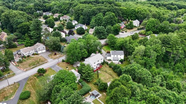 16 Hill St, Shrewsbury, MA 01545