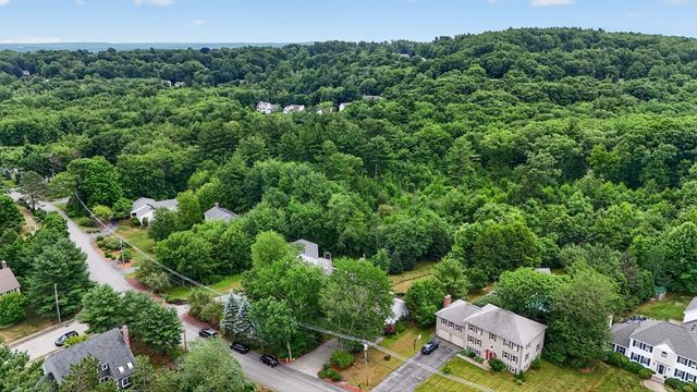 16 Hill St, Shrewsbury, MA 01545