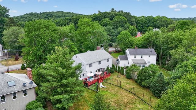 16 Hill St, Shrewsbury, MA 01545