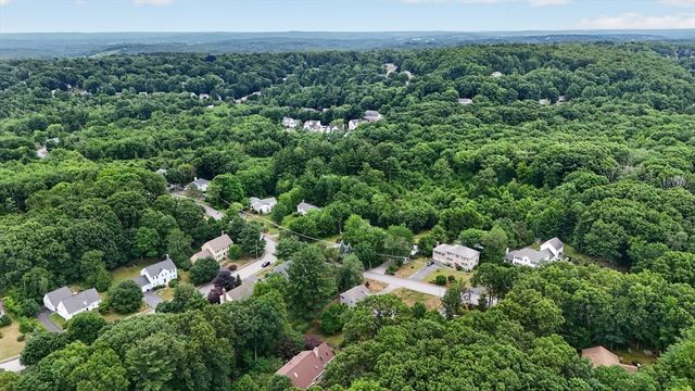 16 Hill St, Shrewsbury, MA 01545