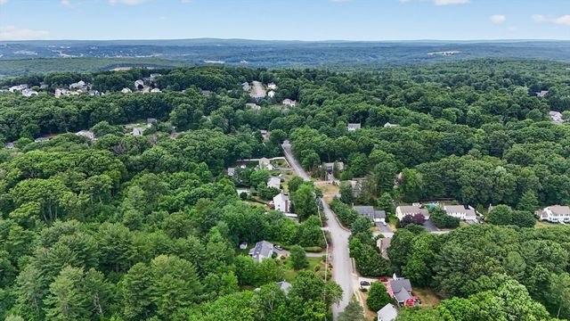 16 Hill St, Shrewsbury, MA 01545