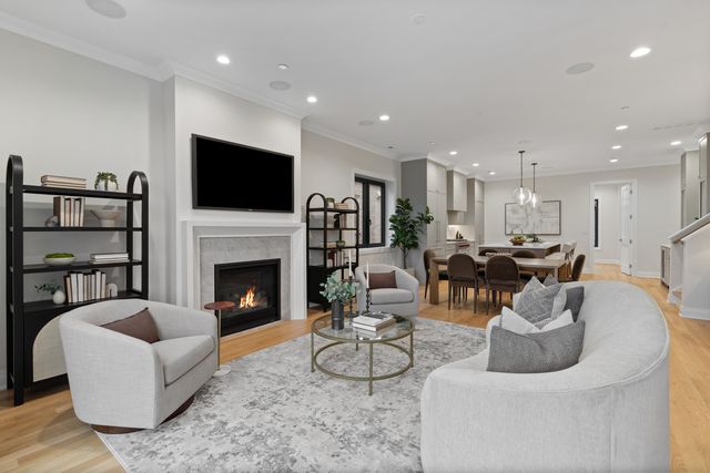 3036 N Sheffield Avenue 3, Chicago, IL 60657