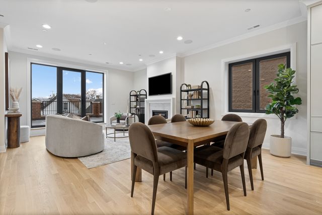 3036 N Sheffield Avenue 3, Chicago, IL 60657