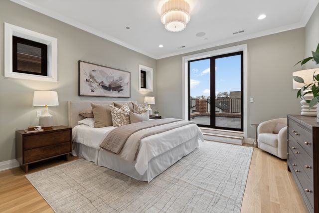 3036 N Sheffield Avenue 3, Chicago, IL 60657