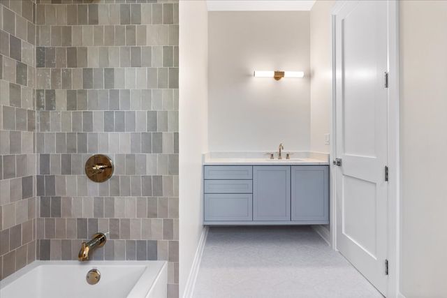 3036 N Sheffield Avenue 3, Chicago, IL 60657