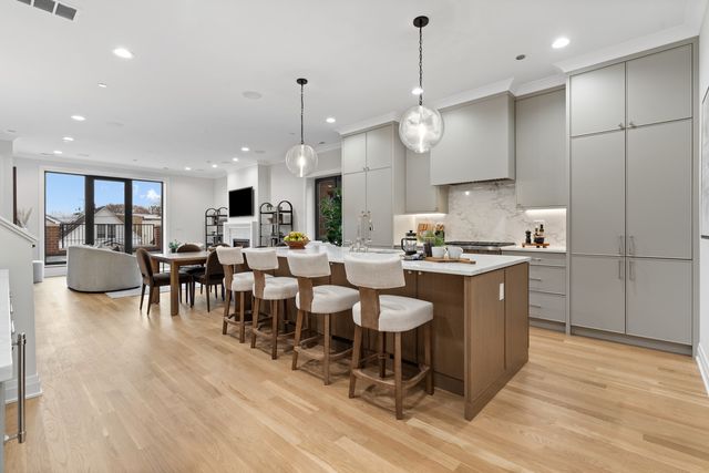 3036 N Sheffield Avenue 3, Chicago, IL 60657