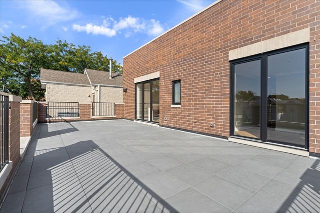 3036 N Sheffield Avenue 3, Chicago, IL 60657