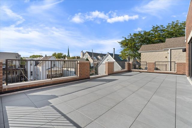 3036 N Sheffield Avenue 3, Chicago, IL 60657