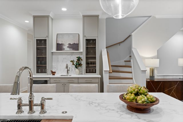 3036 N Sheffield Avenue 3, Chicago, IL 60657