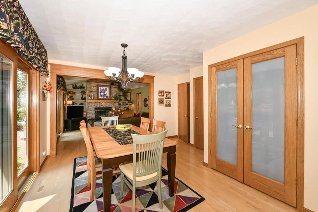 14335 W Meadowshire COURT, New Berlin, WI 53151