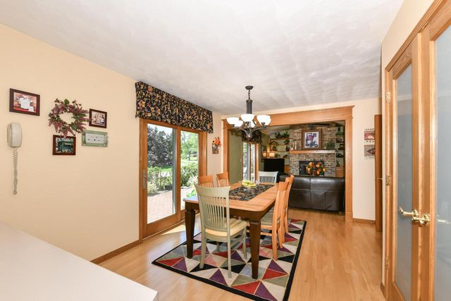 14335 W Meadowshire COURT, New Berlin, WI 53151