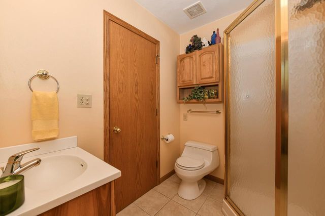 14335 W Meadowshire COURT, New Berlin, WI 53151
