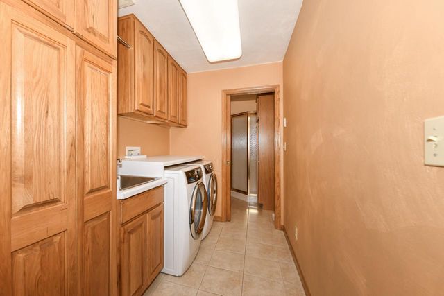 14335 W Meadowshire COURT, New Berlin, WI 53151