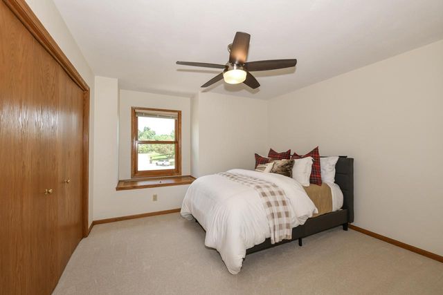 14335 W Meadowshire COURT, New Berlin, WI 53151