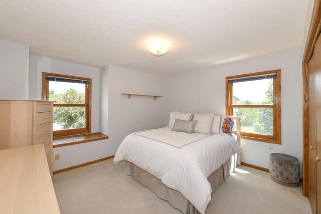 14335 W Meadowshire COURT, New Berlin, WI 53151