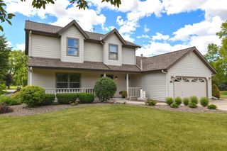 14335 W Meadowshire COURT, New Berlin, WI 53151