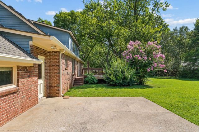 1429 Twin Feather Dr, Murfreesboro, TN 37129