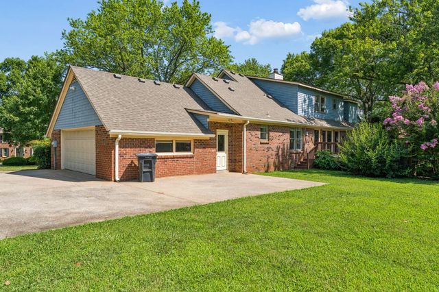 1429 Twin Feather Dr, Murfreesboro, TN 37129