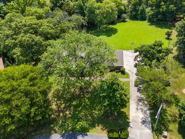 1429 Twin Feather Dr, Murfreesboro, TN 37129