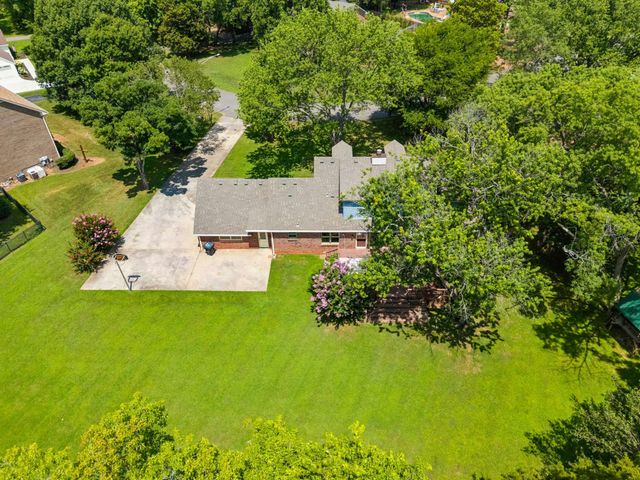 1429 Twin Feather Dr, Murfreesboro, TN 37129