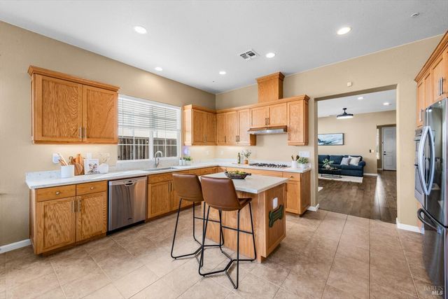 624 Emerald Hills Cir, Fairfield, CA 94533