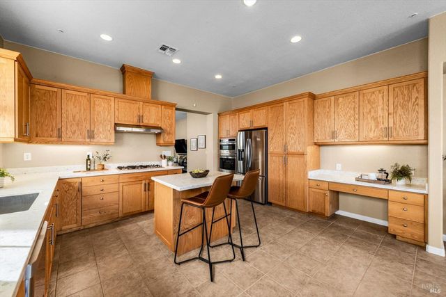 624 Emerald Hills Cir, Fairfield, CA 94533