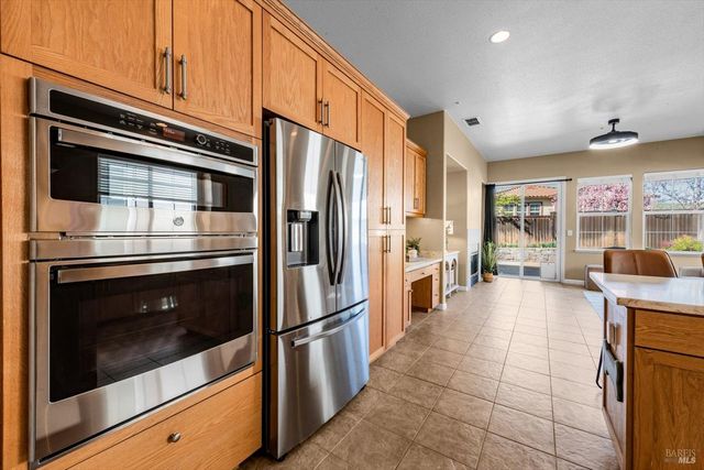 624 Emerald Hills Cir, Fairfield, CA 94533