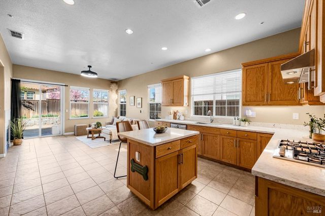 624 Emerald Hills Cir, Fairfield, CA 94533