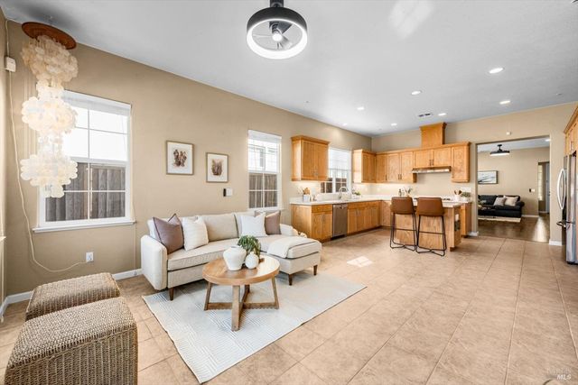 624 Emerald Hills Cir, Fairfield, CA 94533