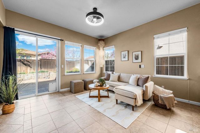 624 Emerald Hills Cir, Fairfield, CA 94533