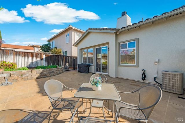 624 Emerald Hills Cir, Fairfield, CA 94533