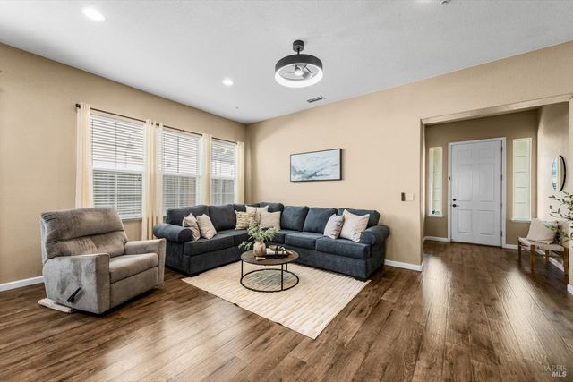 624 Emerald Hills Cir, Fairfield, CA 94533