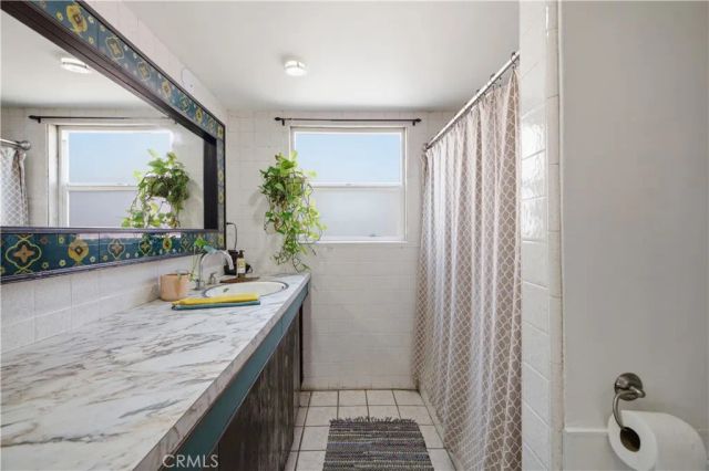 3227 Palm Ave., Lynwood, CA 90262