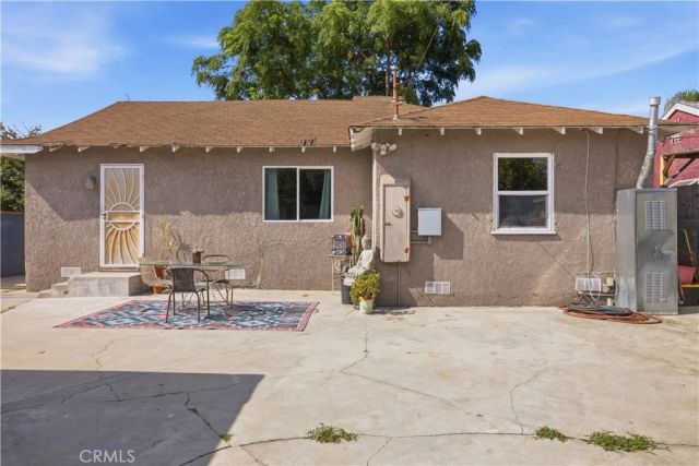 3227 Palm Ave., Lynwood, CA 90262