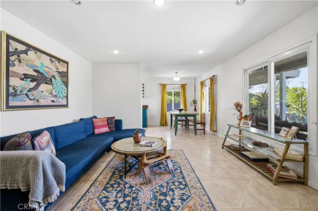 3227 Palm Ave., Lynwood, CA 90262