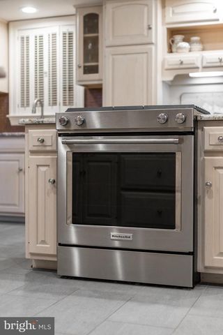 204 BRANDYWINE DR, State College, PA 16801